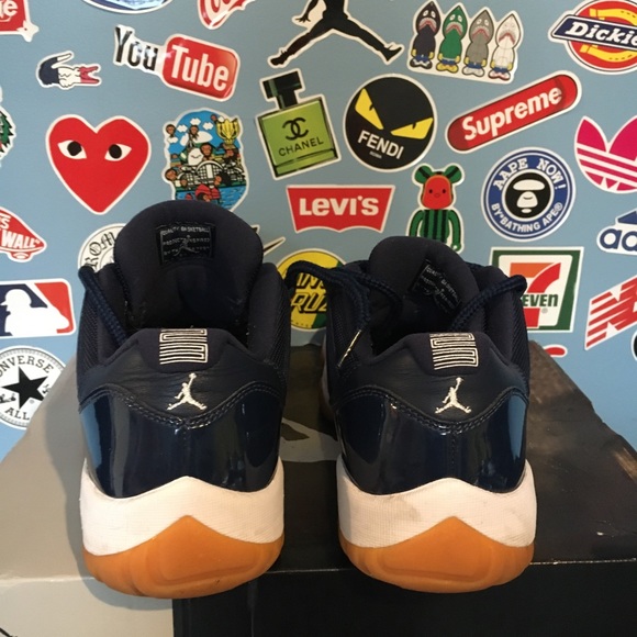Jordan 11 Retro ‘Navy Gum’ - Picture 3 of 6